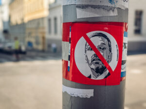 Sticker with a crossed-out face of FPÖ's Herbert Kickl in Austria - By Ivan Radic CC2.0